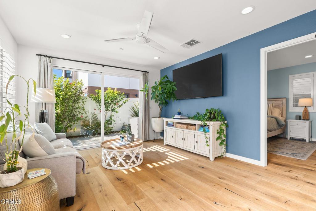 1095 Canal Street