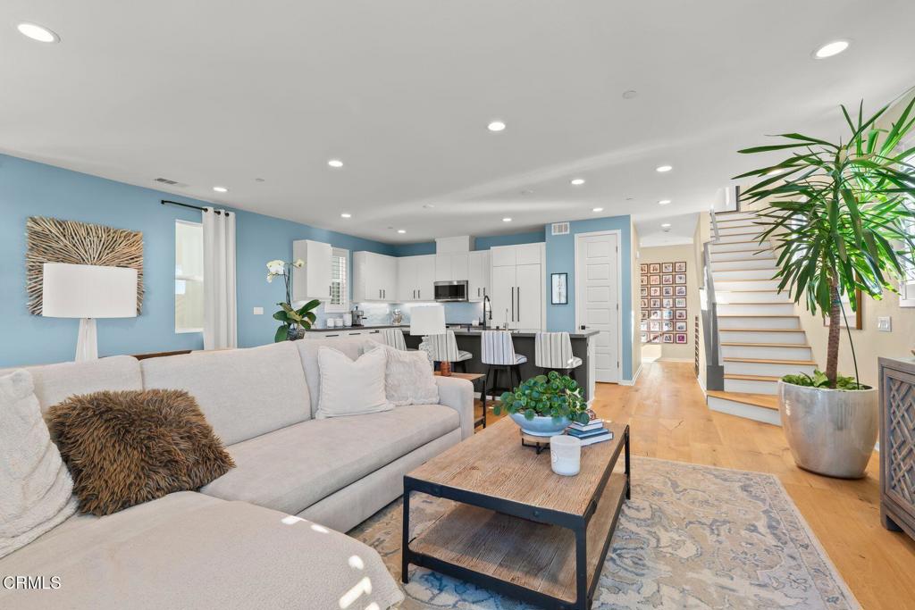 1095 Canal Street