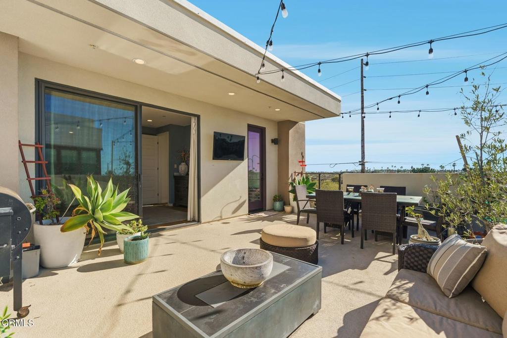 1095 Canal Street