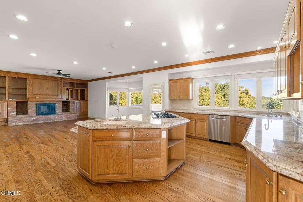 13922 Foothill Road