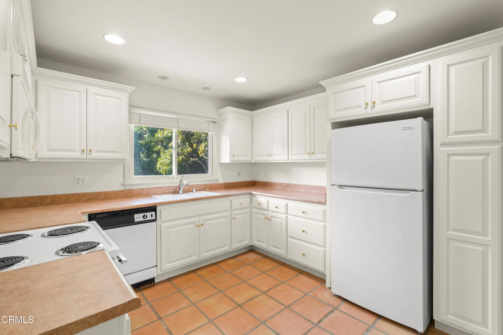 13922 Foothill Road
