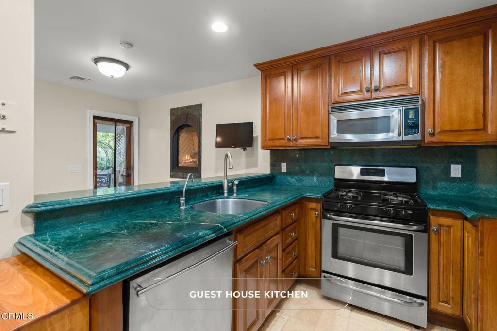 3243 Calle De Debesa