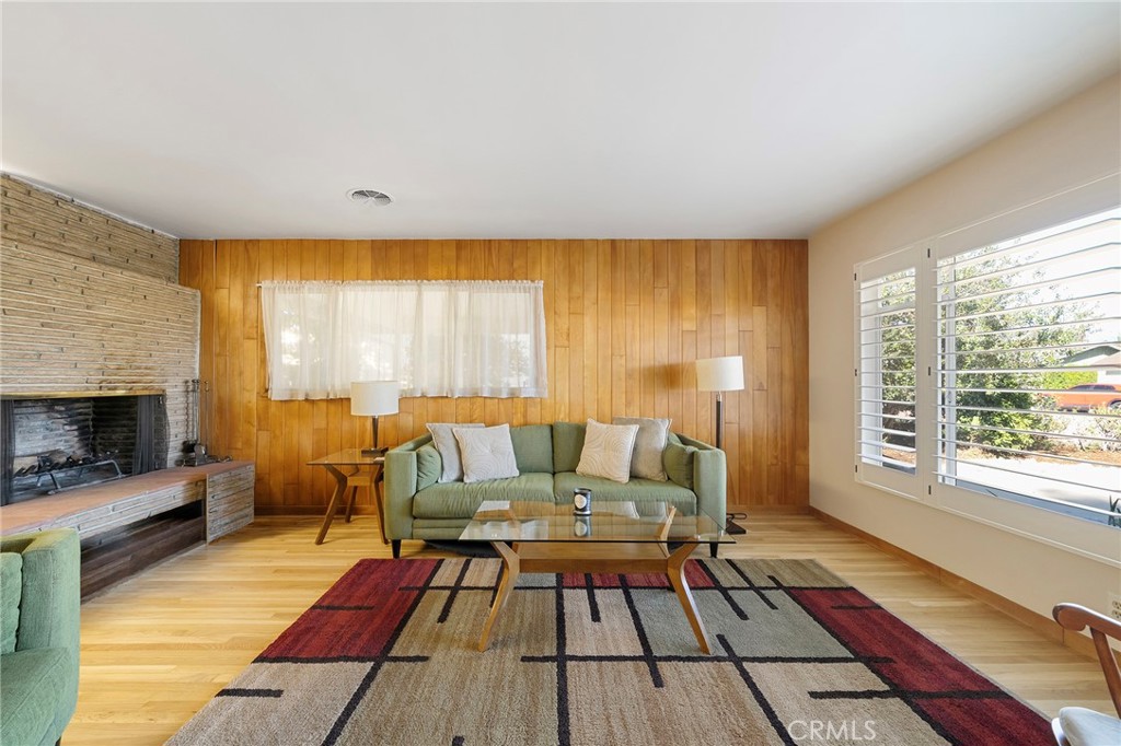 1317 N 2nd Avenue