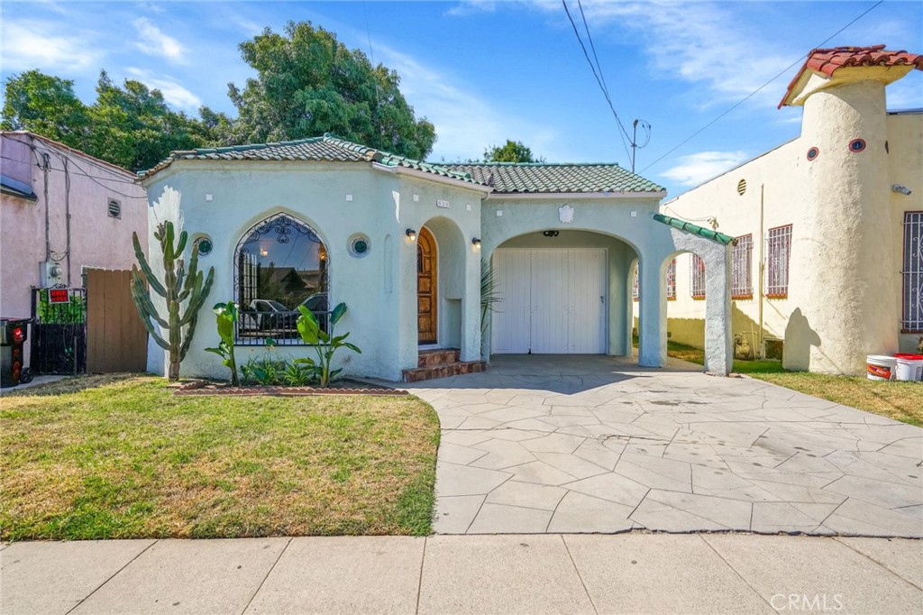 832 W 95th Street