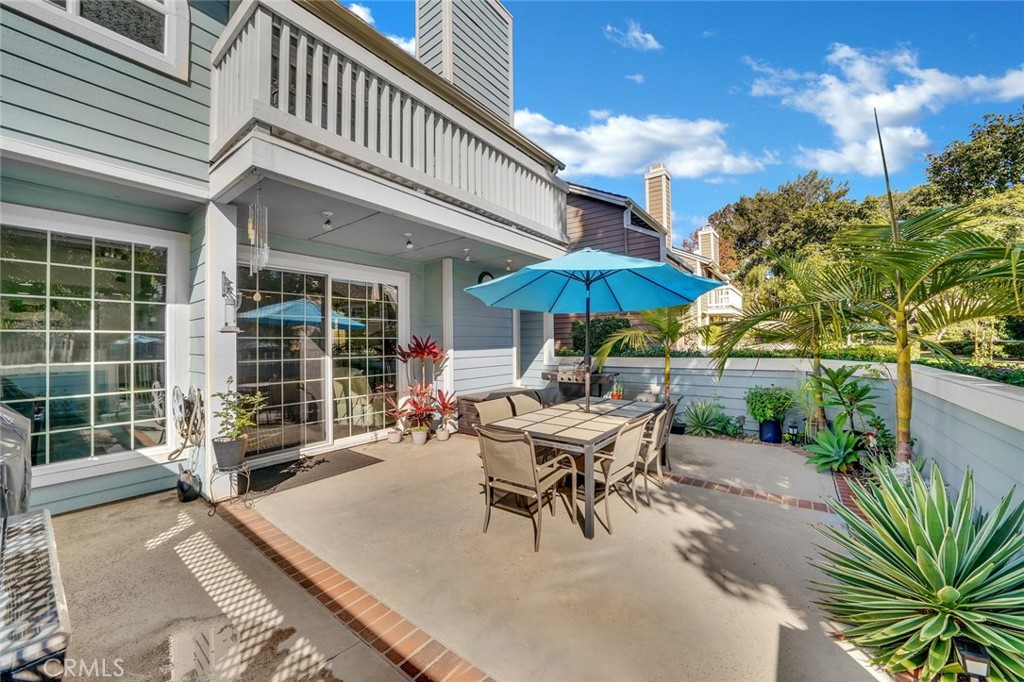 651 Holbrook Court 101