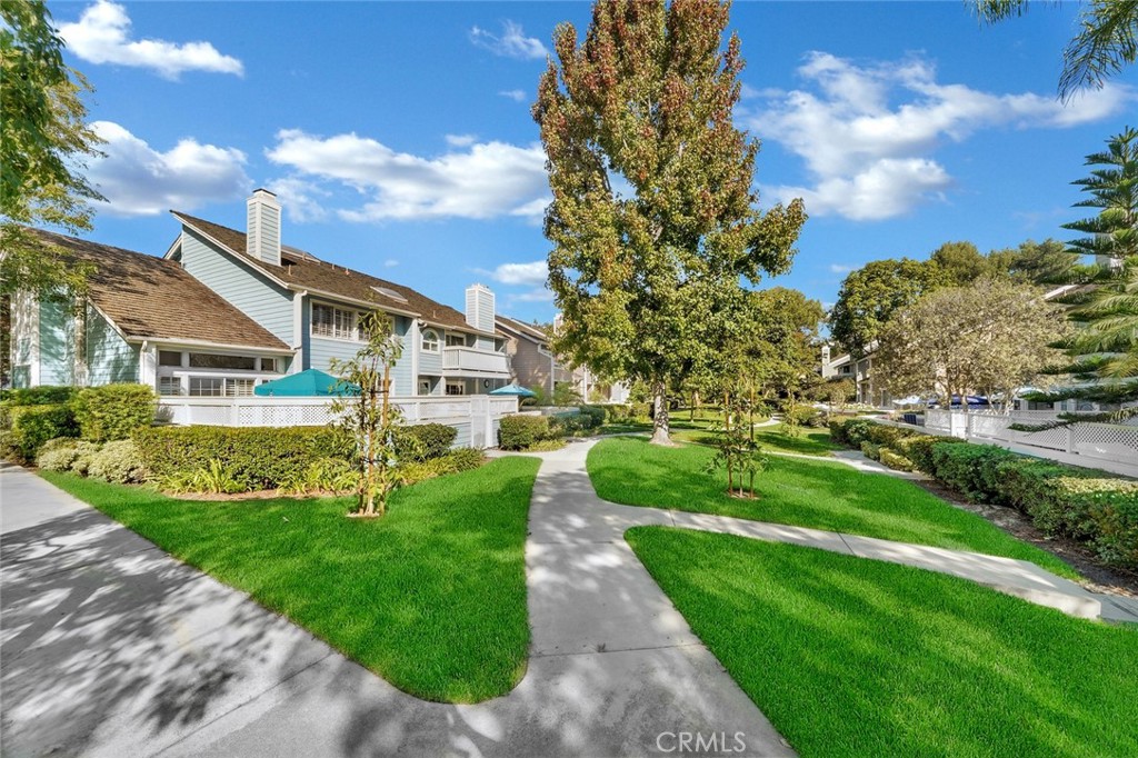 651 Holbrook Court 101