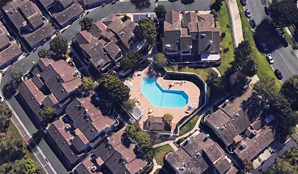 651 Holbrook Court 101