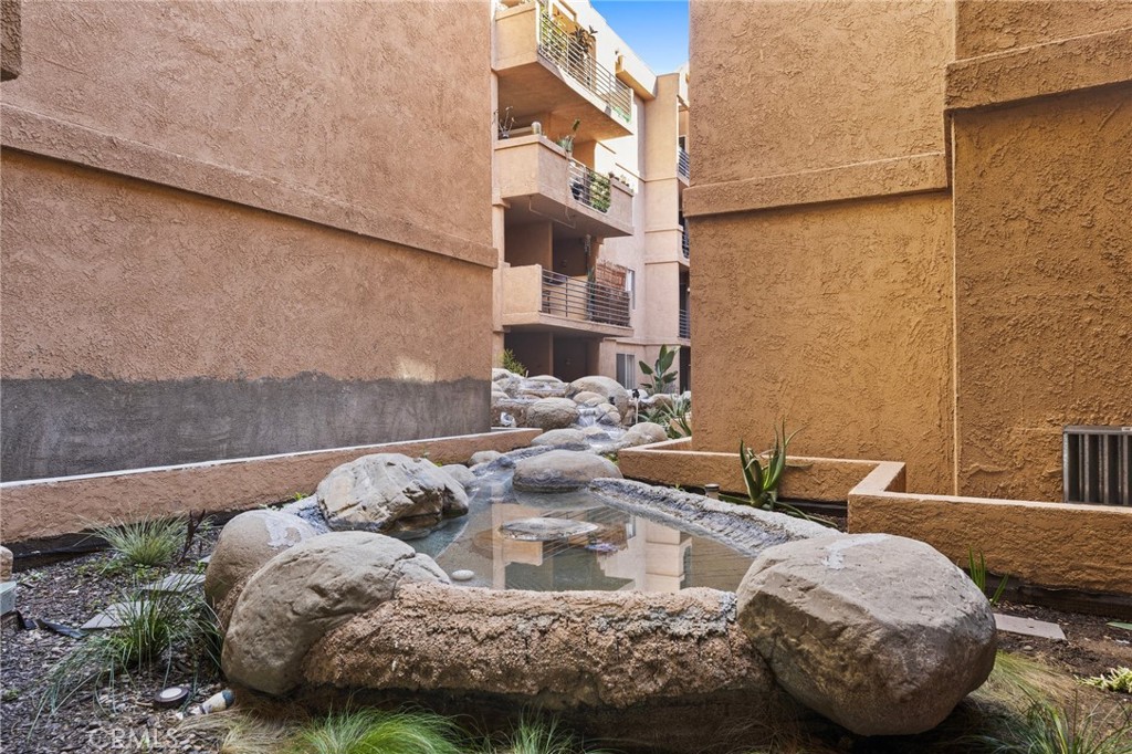 640 W 4th Street 304
