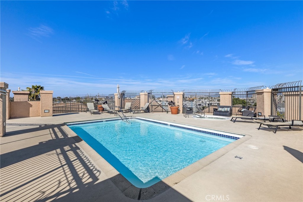 640 W 4th Street 304