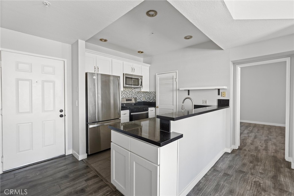 640 W 4th Street 304