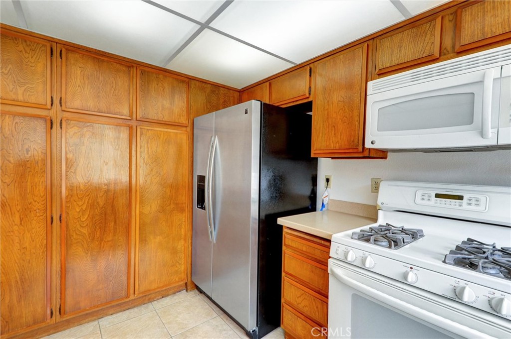 11000 Woodruff Avenue 14