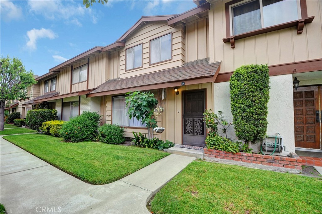 11000 Woodruff Avenue 14