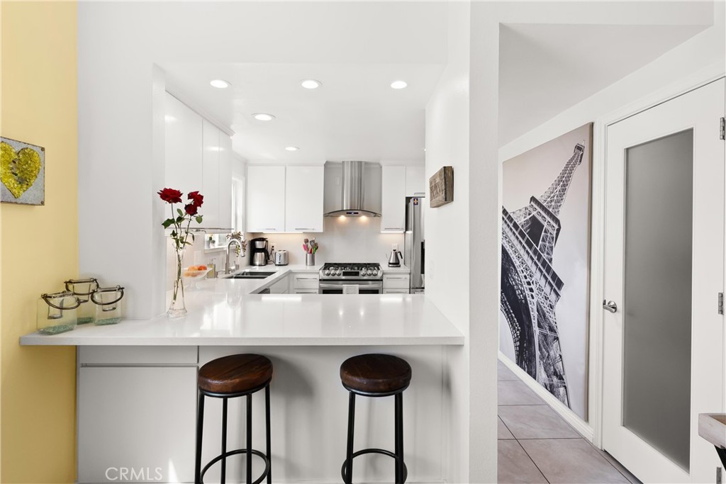 384 Redondo Avenue 205