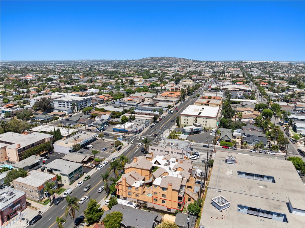 384 Redondo Avenue 205