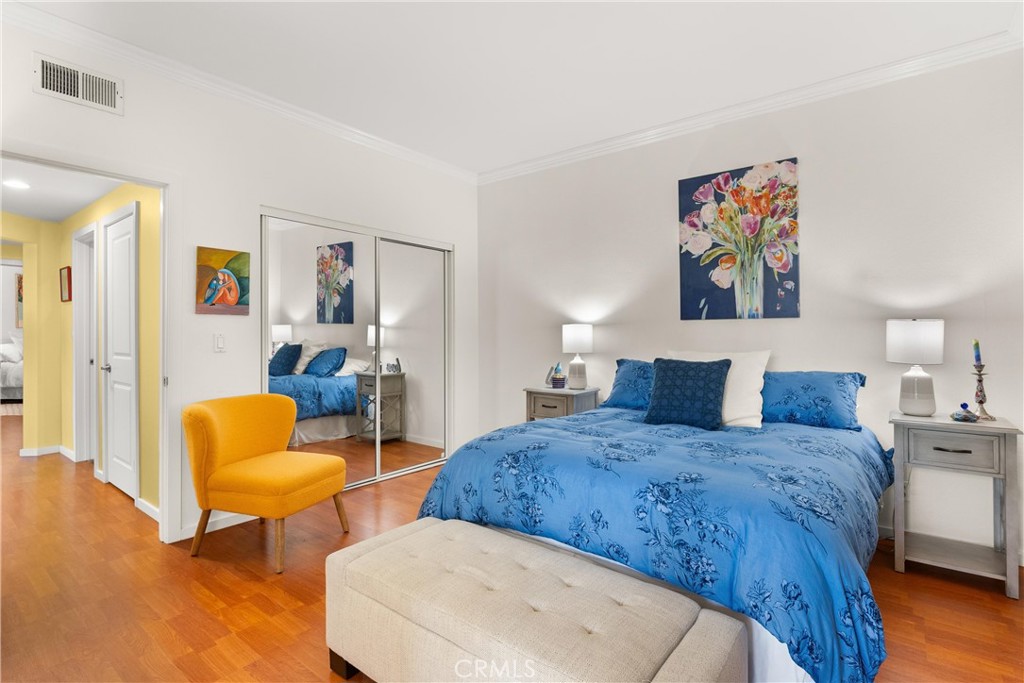 384 Redondo Avenue 205