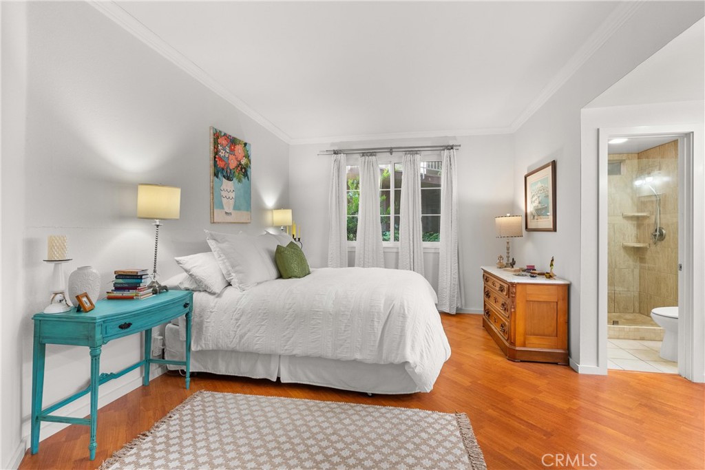 384 Redondo Avenue 205