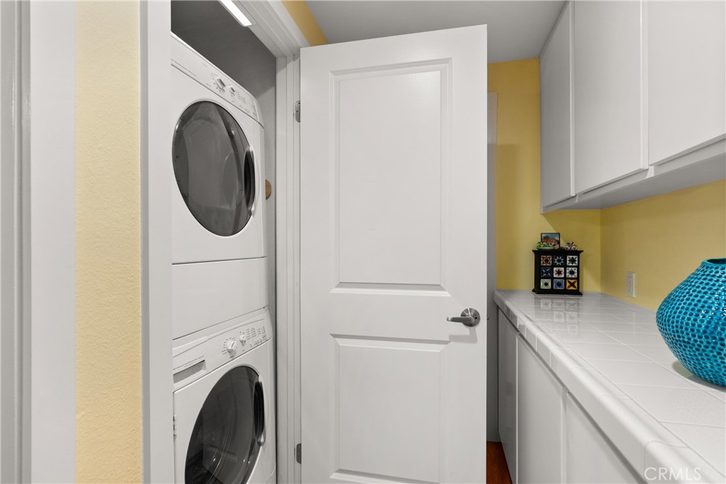 384 Redondo Avenue 205