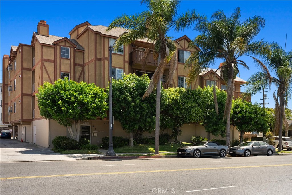 384 Redondo Avenue 205