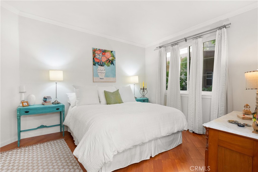 384 Redondo Avenue 205