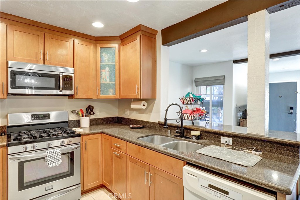 3723 Country Club Drive 9