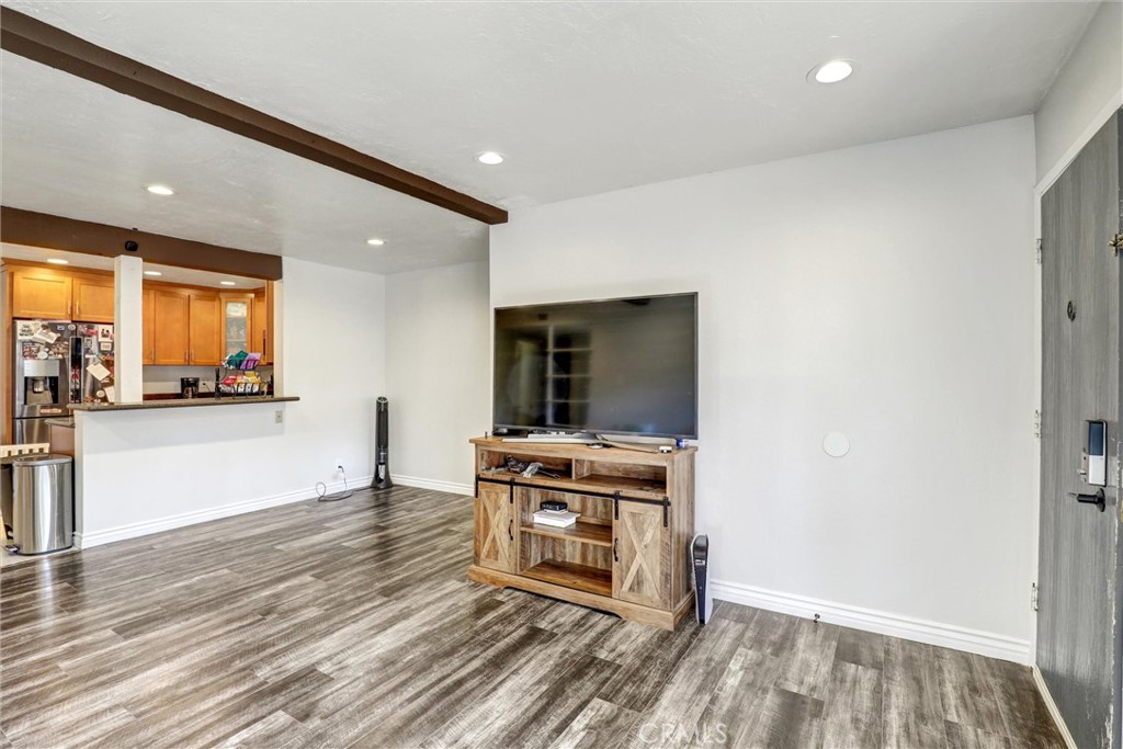 3723 Country Club Drive 9