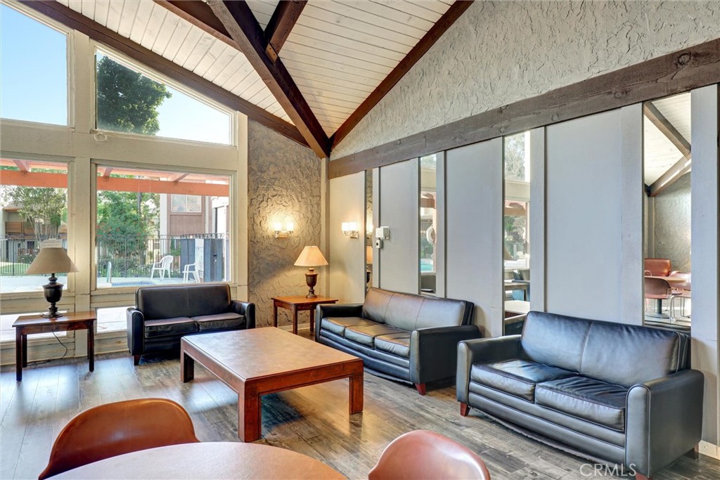 3723 Country Club Drive 9