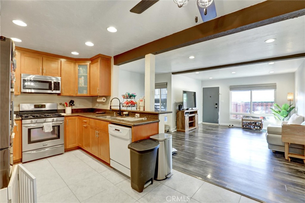 3723 Country Club Drive 9