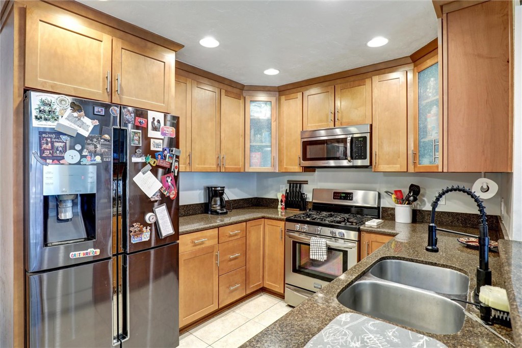 3723 Country Club Drive 9