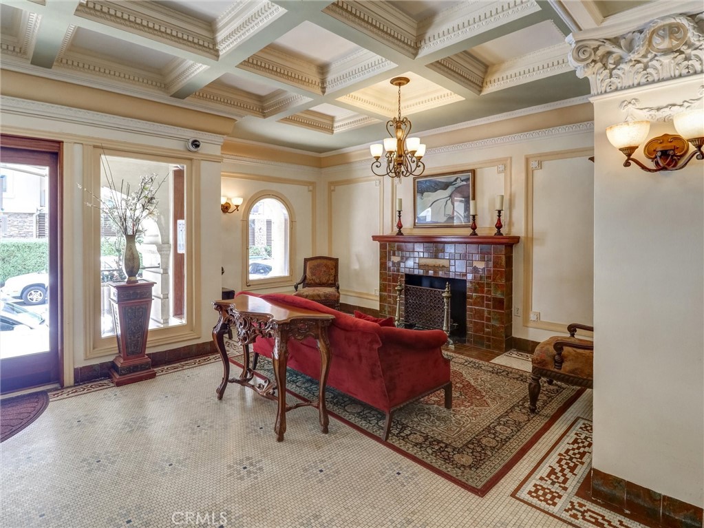 1030 East Ocean Boulevard 403