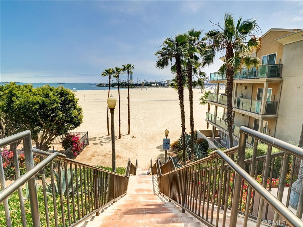 1030 East Ocean Boulevard 403