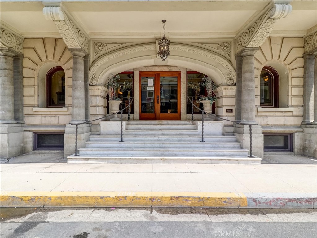 1030 East Ocean Boulevard 403