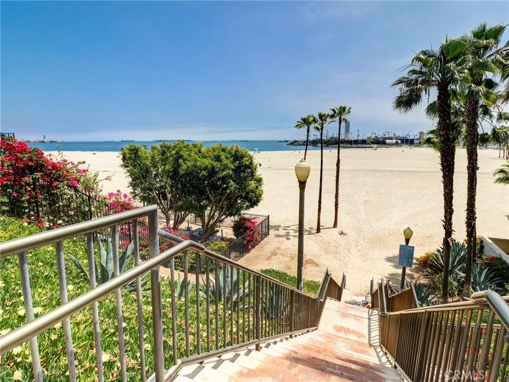 1030 East Ocean Boulevard 403