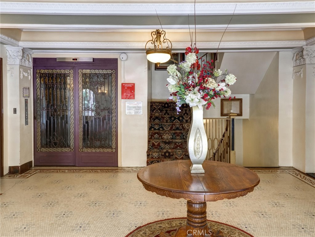 1030 East Ocean Boulevard 403