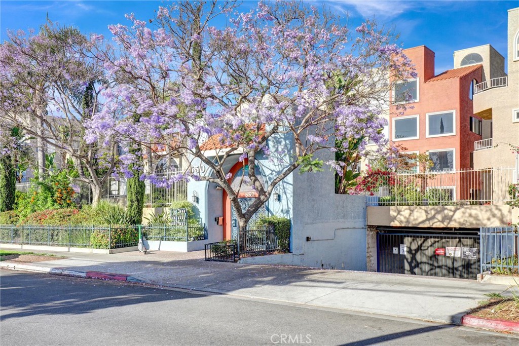 550 Orange Ave 212