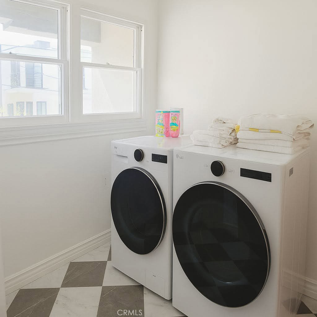 4522 Saint Elmo Drive