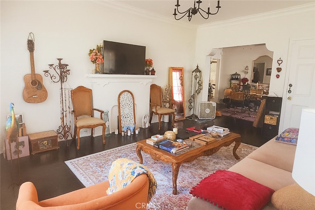 4522 Saint Elmo Drive