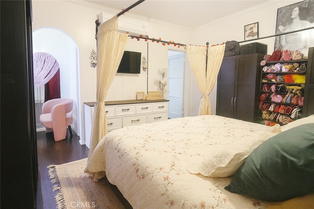 4522 Saint Elmo Drive