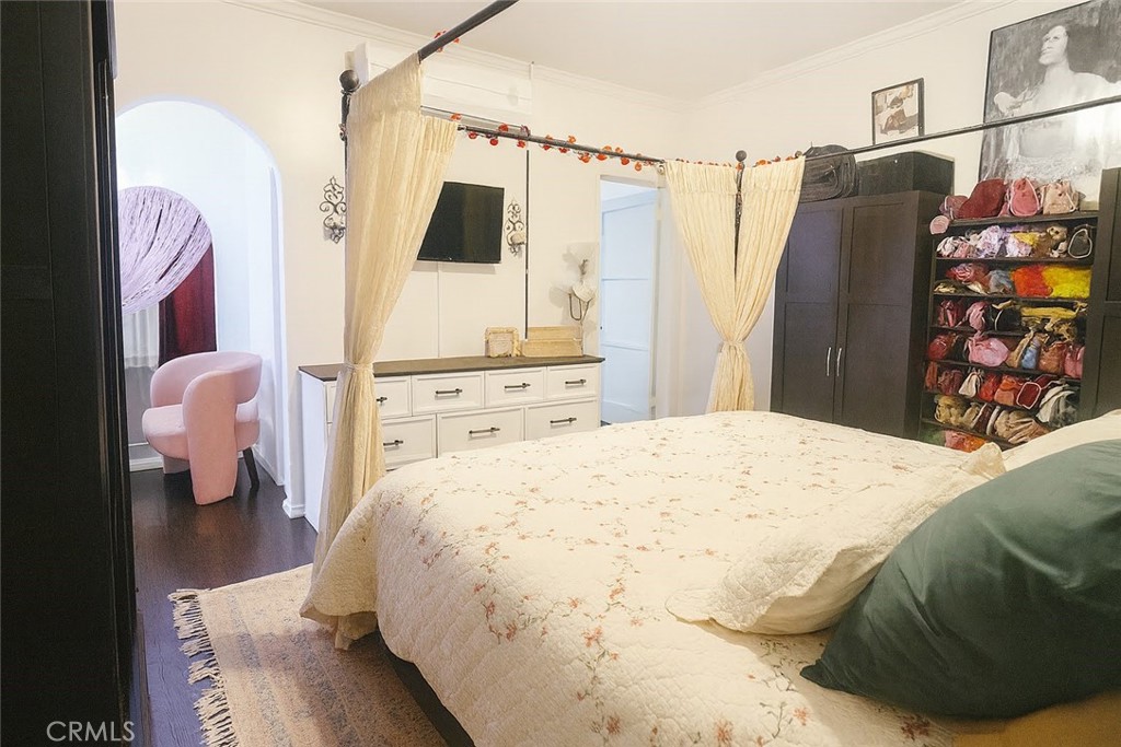 4522 Saint Elmo Drive