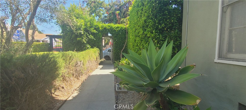 4522 Saint Elmo Drive