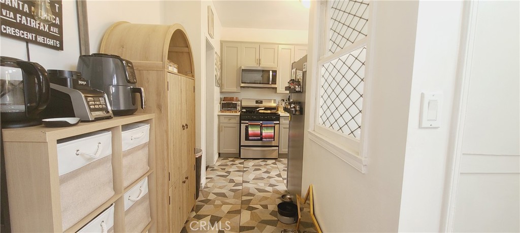 4522 Saint Elmo Drive