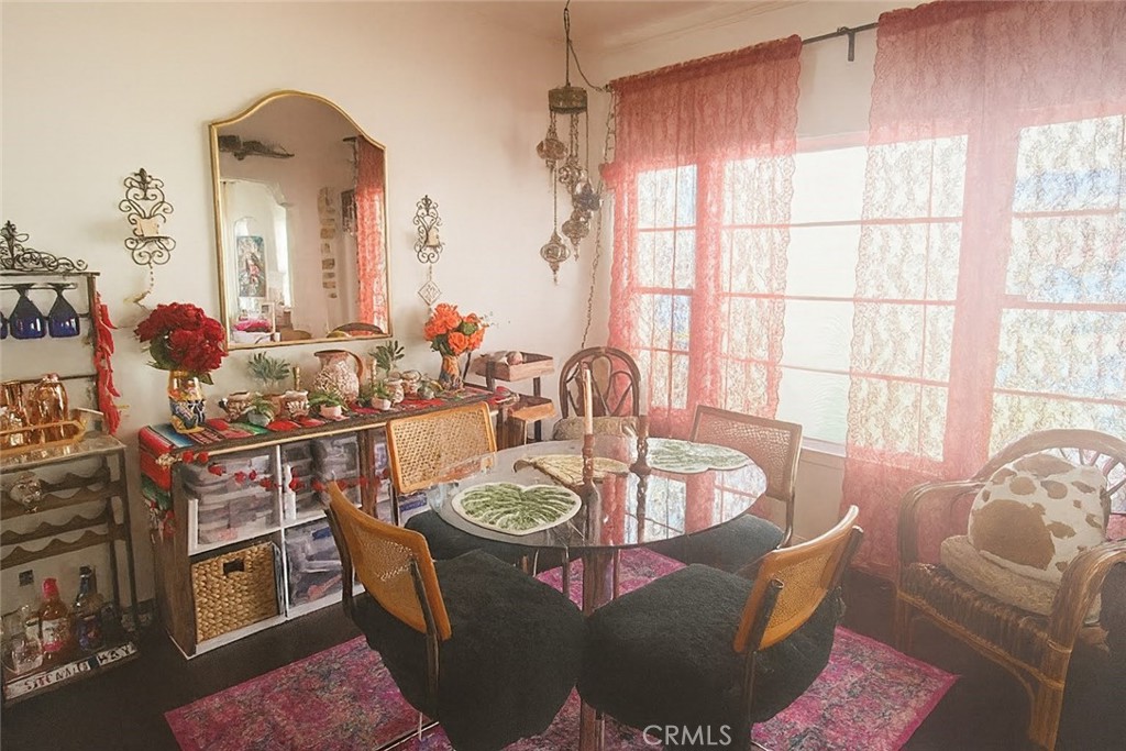 4522 Saint Elmo Drive