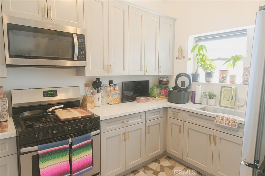 4522 Saint Elmo Drive