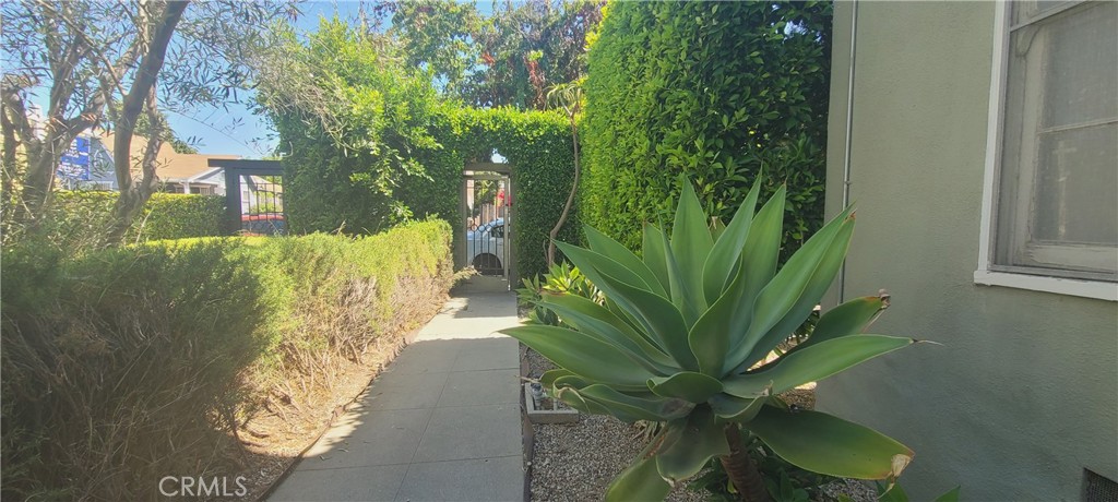 4522 Saint Elmo Drive