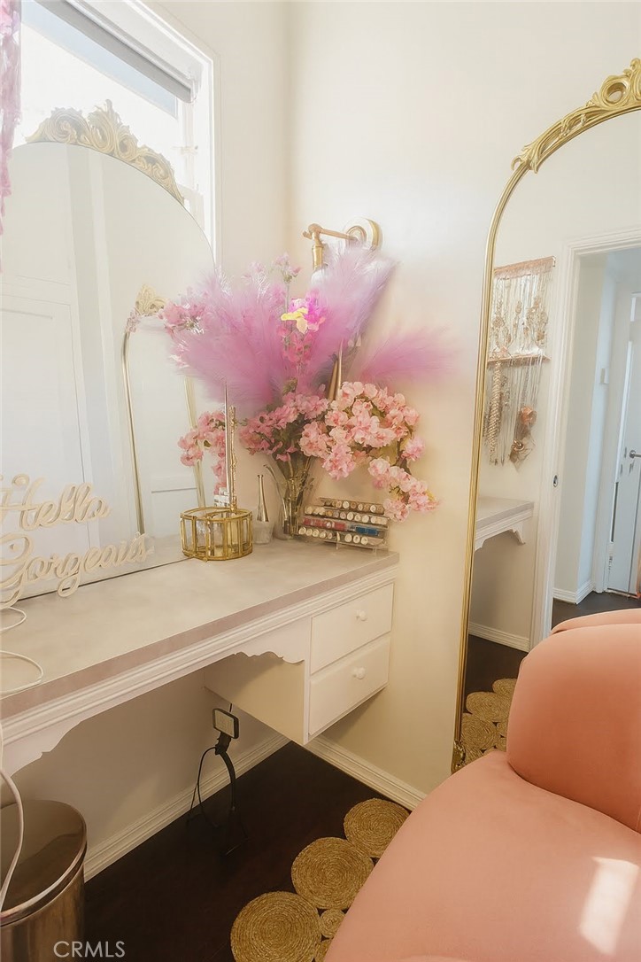 4522 Saint Elmo Drive
