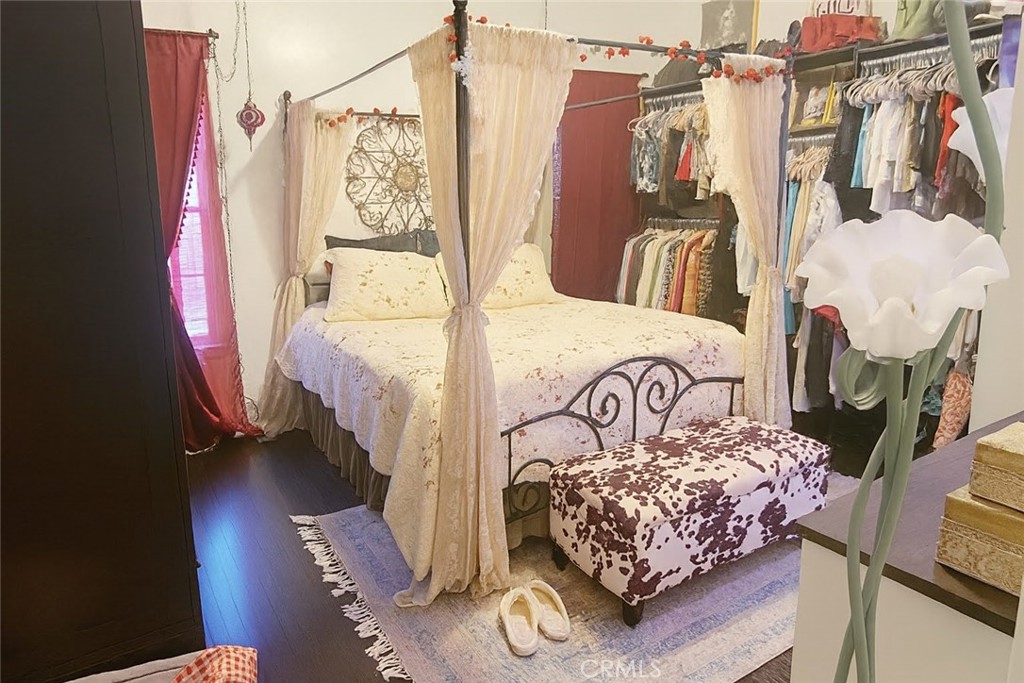 4522 Saint Elmo Drive