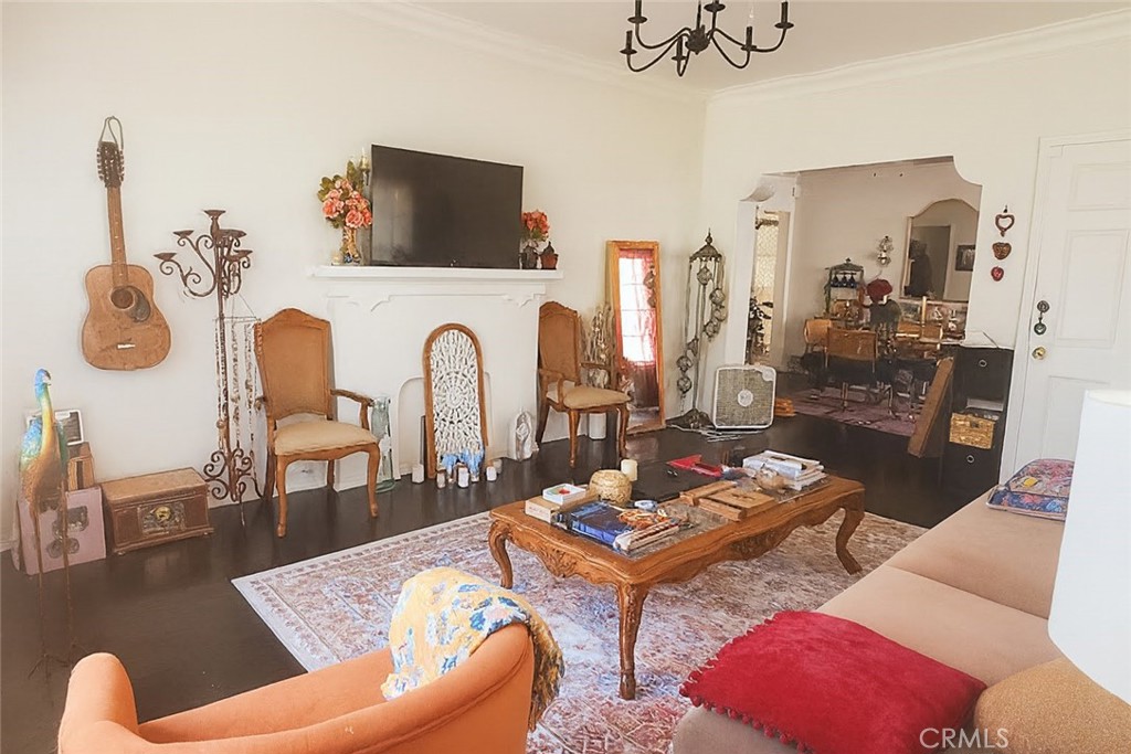 4522 Saint Elmo Drive