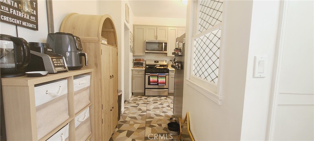 4522 Saint Elmo Drive