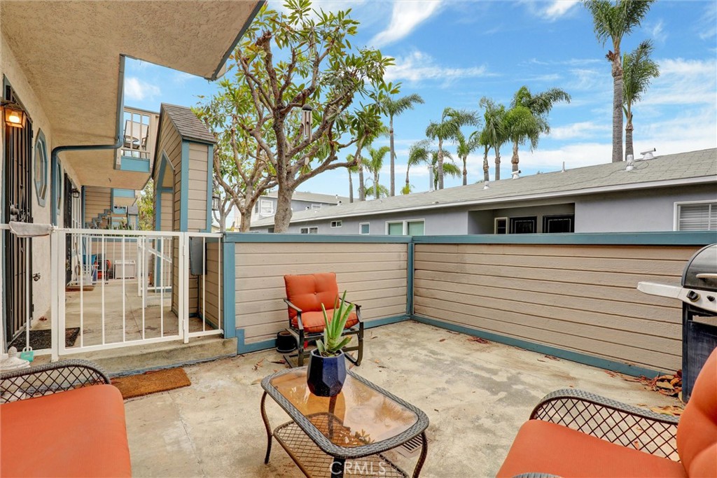 533 Walnut Avenue 7