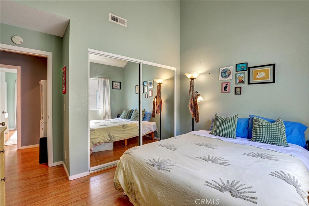 533 Walnut Avenue 7