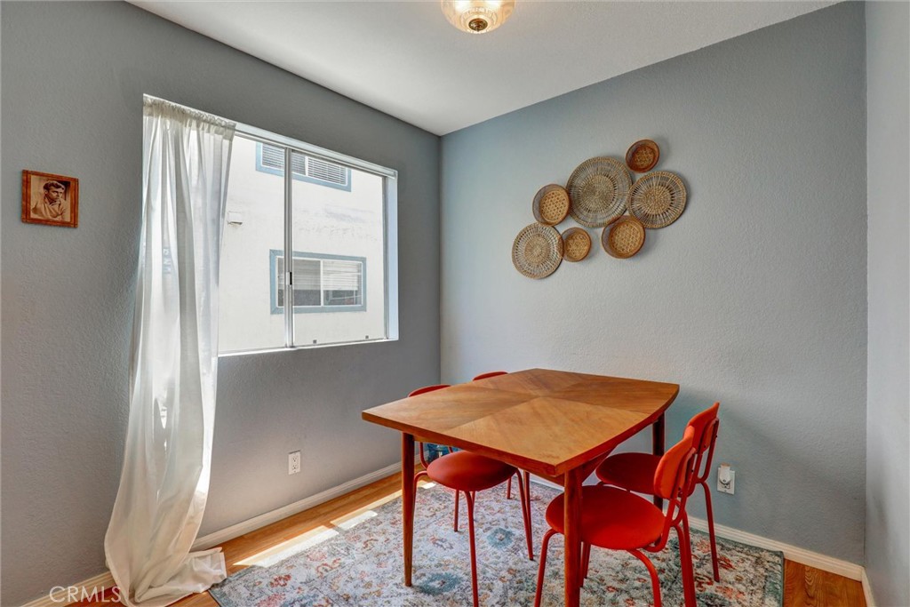 533 Walnut Avenue 7